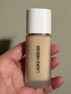 Laura Mercier Natural Radiance Foundation - 1W1 • CASHMERE Brand New Never Used.